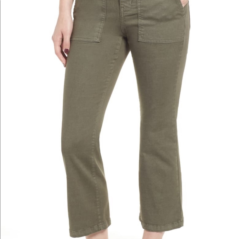 Green Cropped Flares